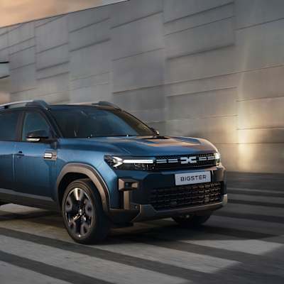Dacia Bigster SUV in blau Frontansicht