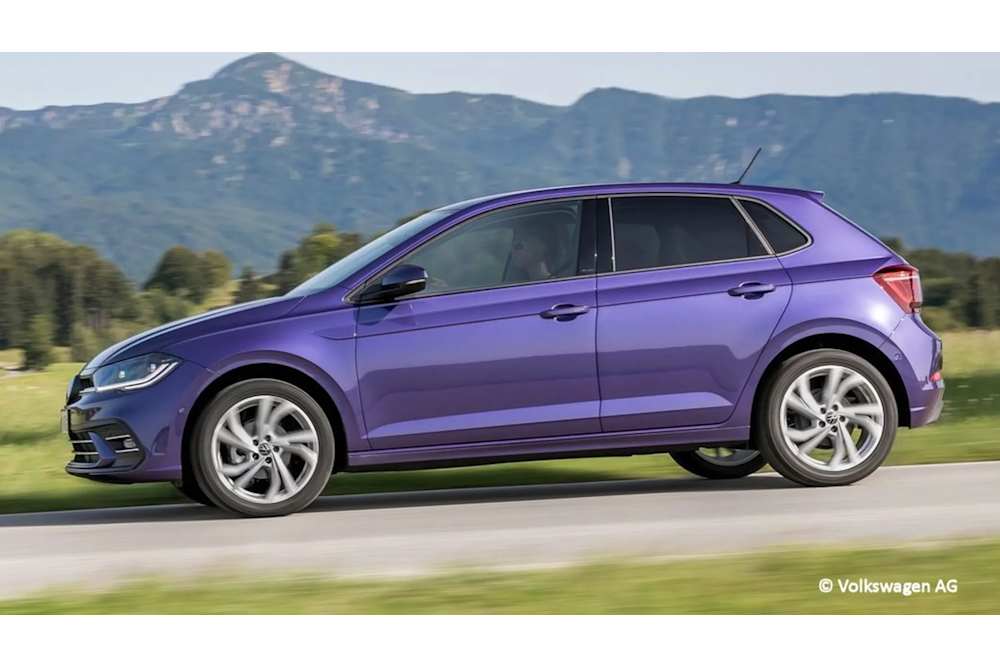VW Polo Ansicht von der Seite während der Fahrt