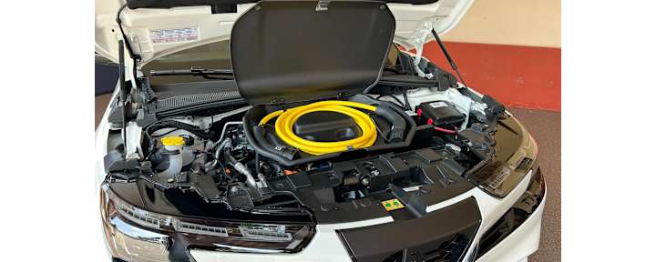 Alfa Romeo Junior Motor mit offener Motorhaube