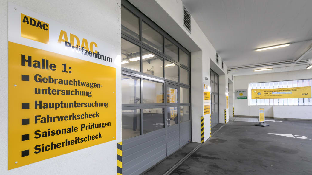 Einfahrtsbereich ADAC Prüfzentrum Hamburg