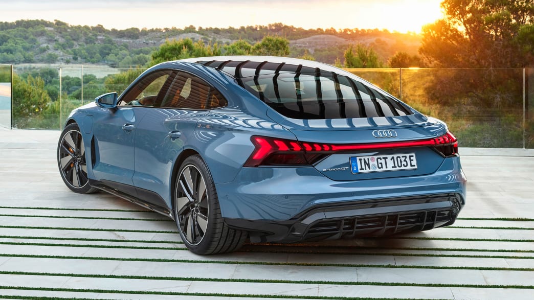 Heck- und Seitenansicht des Audi e-tron GT