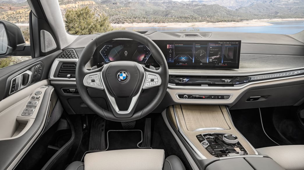Cockpit des BMW X7
