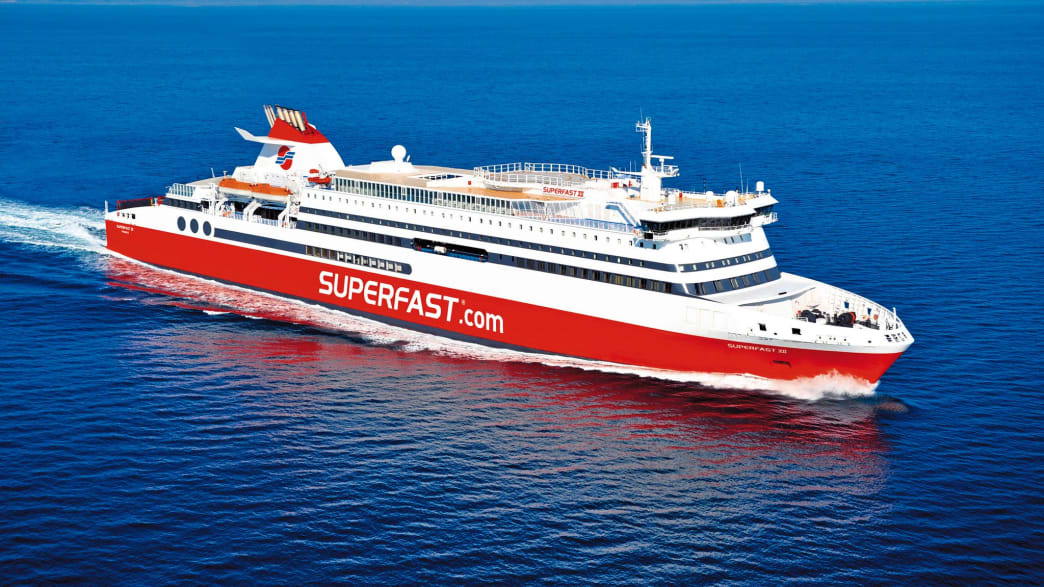 eine Schiff der "Superfast Ferries"