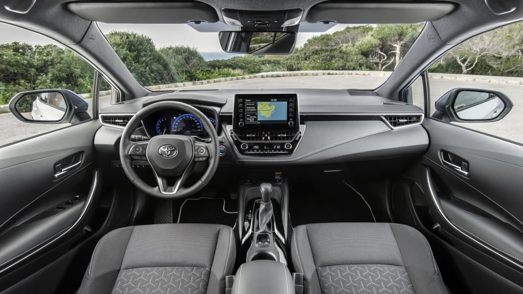 Cockpit eines Toyota Corolla