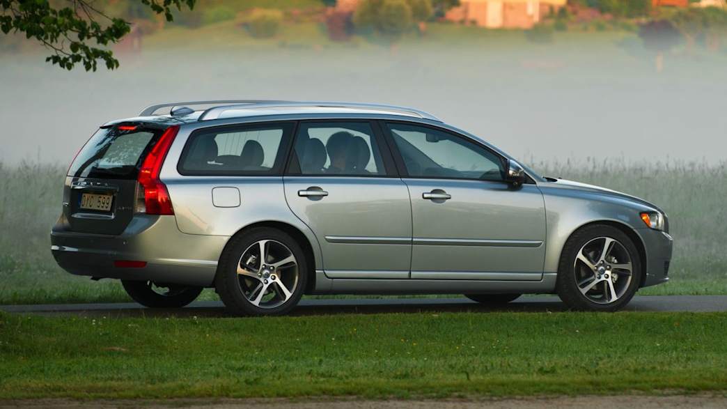 Volvo V50 2.0D Summum (04/07 - 05/10): Technische Daten, Bilder, Preise |  ADAC