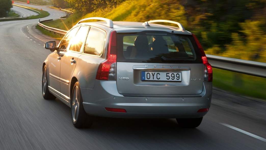 Volvo V50 2.0D Summum (04/07 - 05/10): Technische Daten, Bilder, Preise |  ADAC