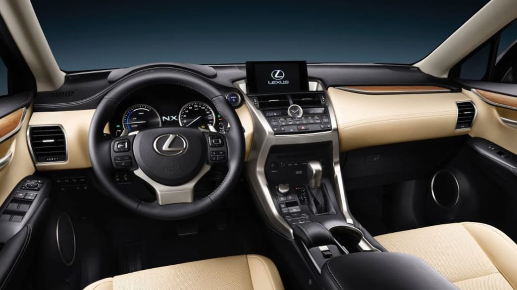 Lexus NX 300h Executive E-FOUR Automatik (10/14 - 11/17): Technische Daten,  Bilder, Preise | ADAC