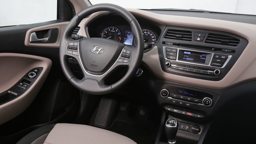 Hyundai i20 Coupe 1.4 Style Automatik (05/15 - 03/16) 5