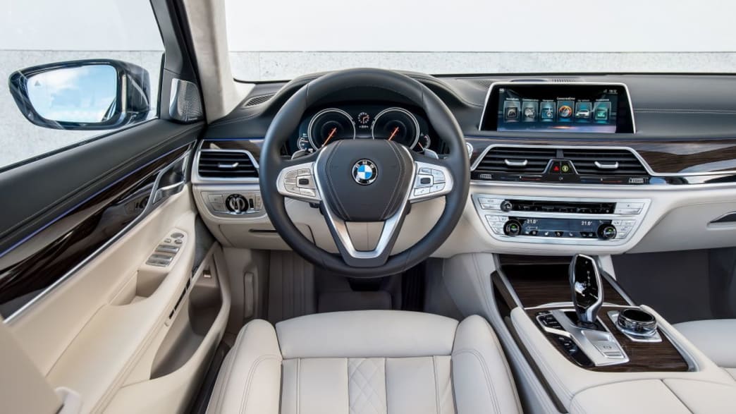 BMW 750i Pure Excellence Steptronic (10/15 - 05/18) 5