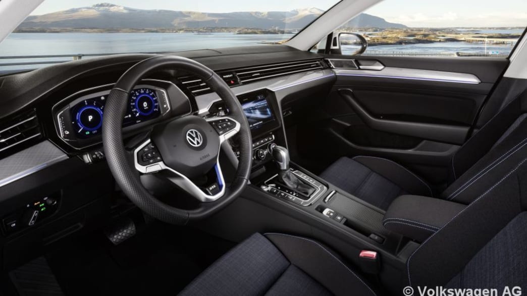 VW Passat 2.0 TDI SCR Elegance DSG (09/20 - 08/21) 4