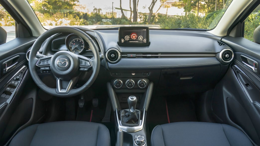 Mazda 2 Skyactiv G 90 M Hybrid Sports Line 02 10 21 Technische Daten Bilder Preise Adac