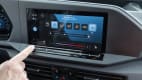Elektronisches Display der Armatur eines VW Caddy
