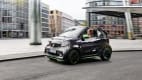 Smart ForTwo Electric Cabrio fahrend auf der Straße