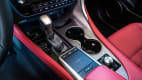 Die Mittelkonsole eines Lexus RX 450h