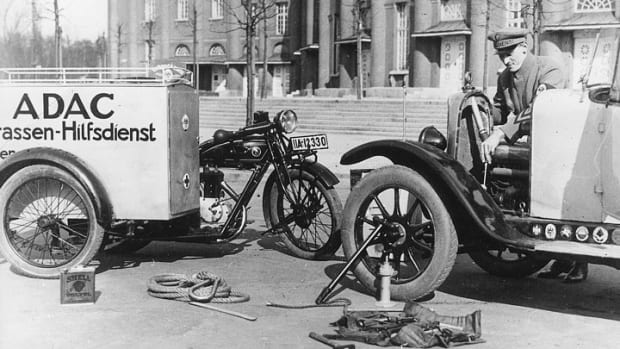 ADAC-Straßenhilfsdienst mit Motorrad-Beiwagen-Maschinen 1928