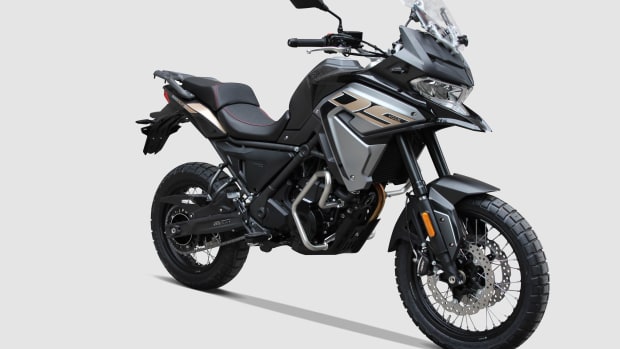 Die Voge DSX 650 im Studio fotografiert