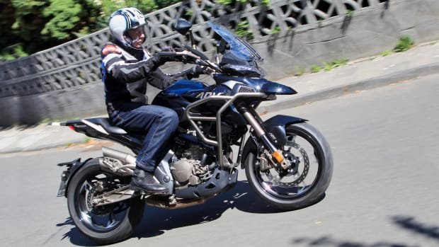 Das Motorrad Zontes 310 T wird vorgestellt