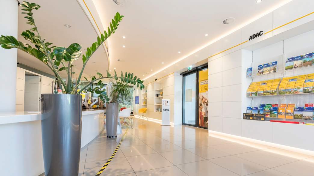 Innenansicht ADAC Geschäftsstelle & Reisebüro Lüneburg