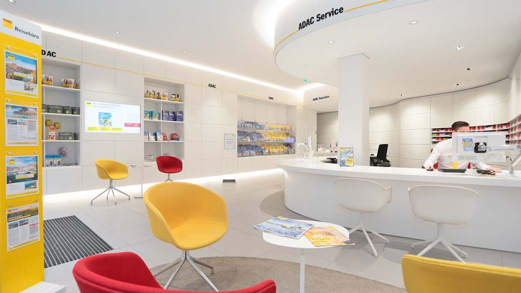 Innenansicht ADAC Geschäftsstelle & Reisebüro Schwerin
