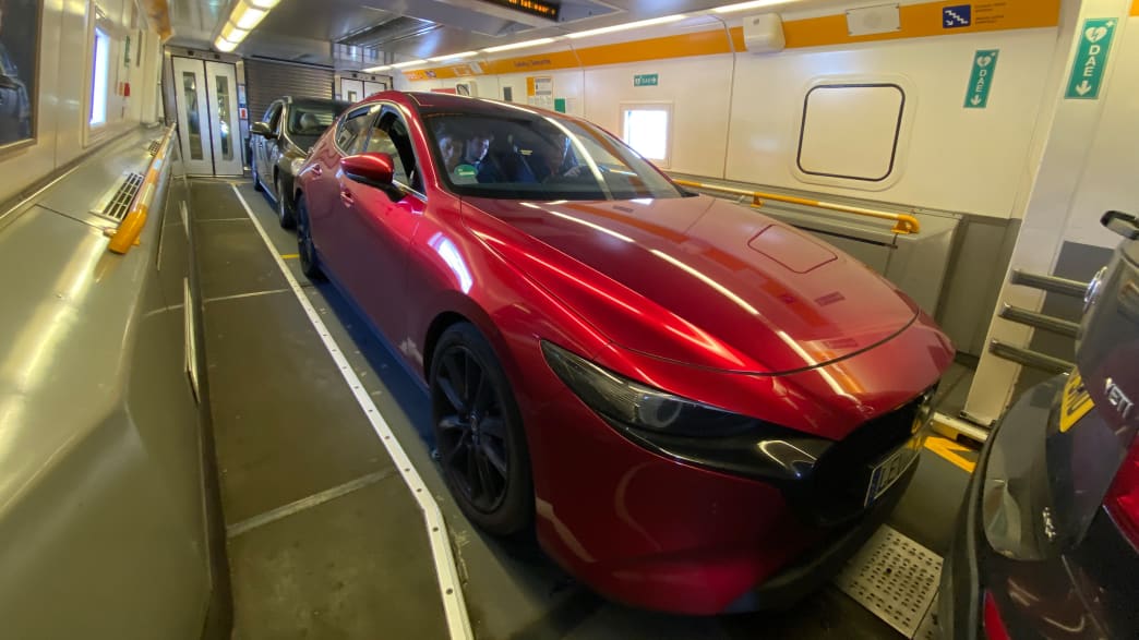 Mazda 3 auf einer Fähre