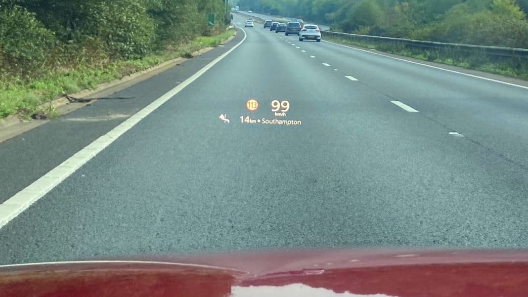 Icons in der Windschutzscheibe es Mazda 3