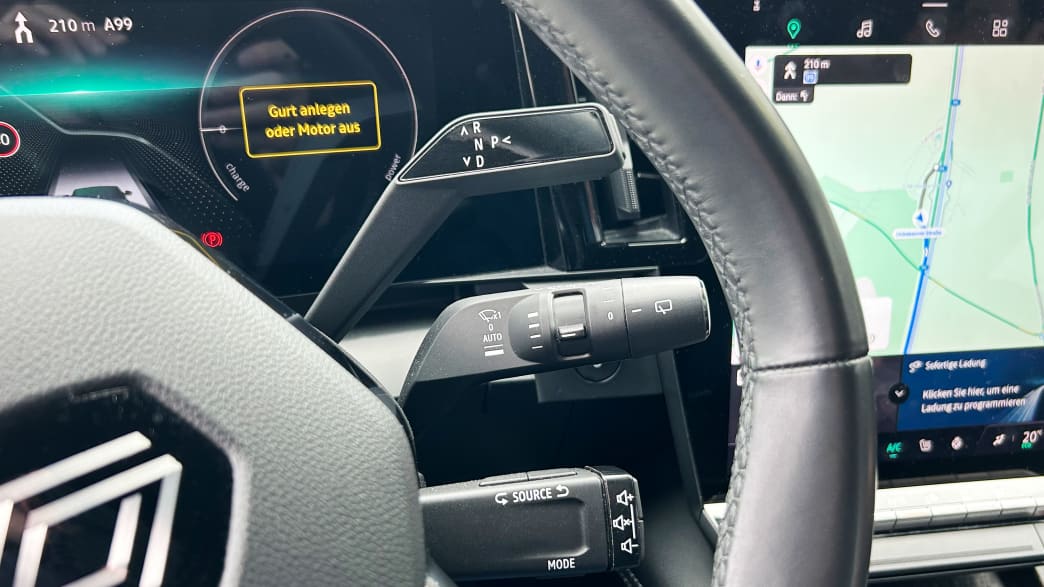Aufnahme der Hebel des Renault Megane E-Tech