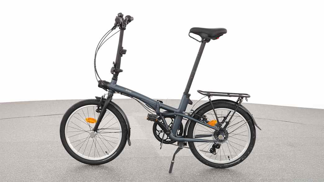 Das Klapprad von Btwin stehend fotografiert