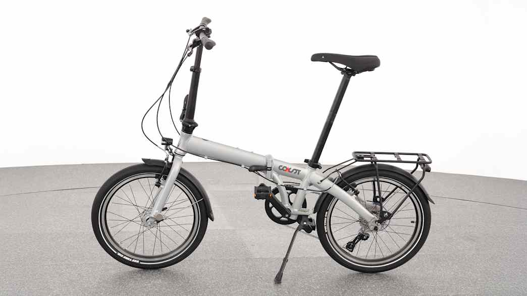 Das Klapprad von Coastbike stehend fotografiert