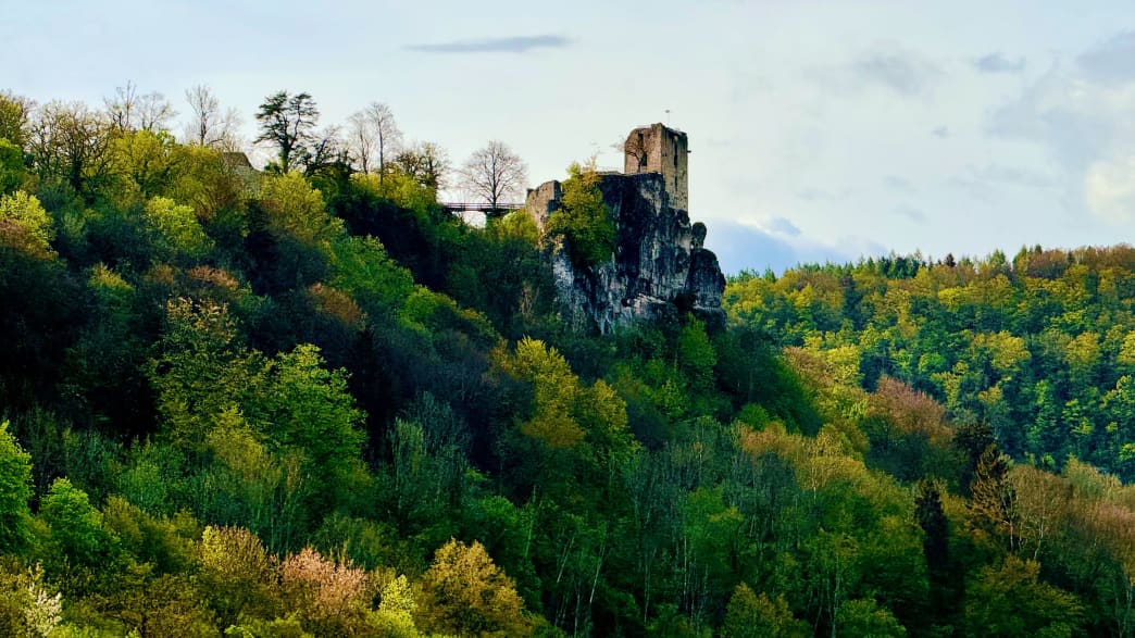 Blick auf die Burgruine Neideck im Wiesenttal in der Fränkischen Schweiz