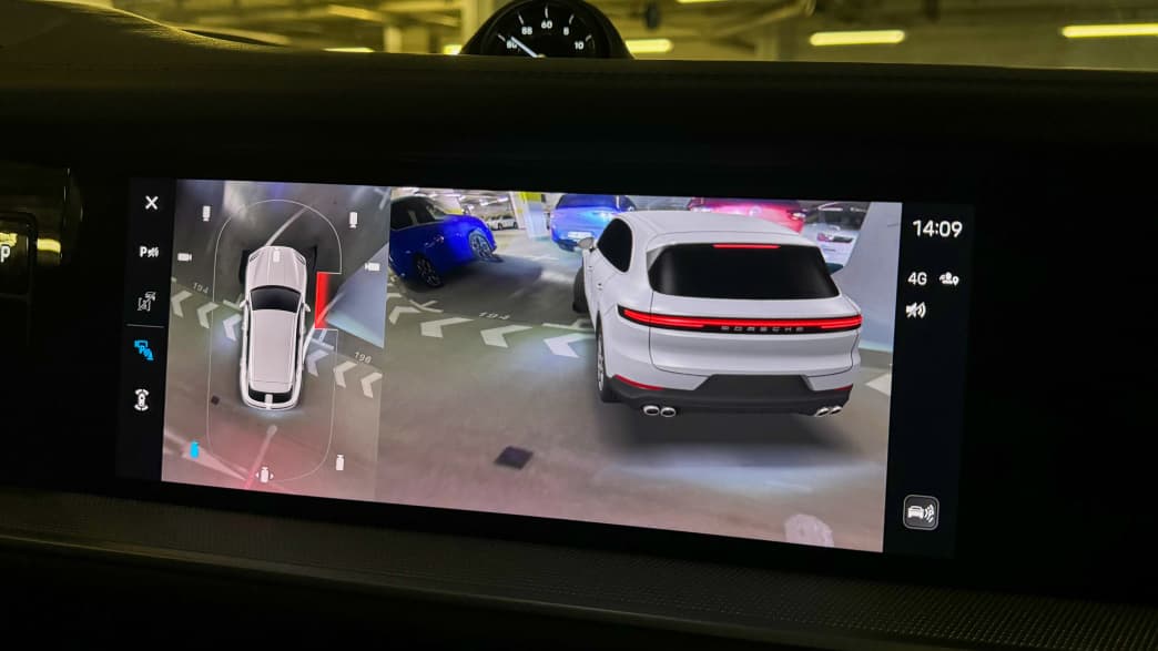 Surrounded View in einem Porsche