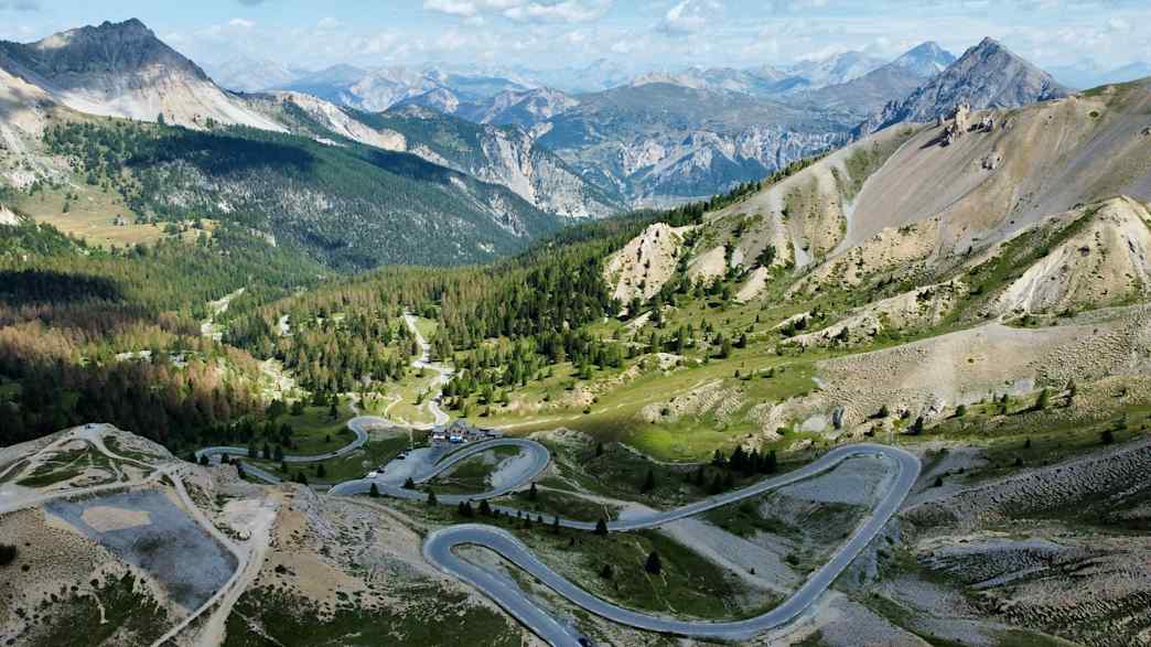 Luftaufnahme der Nordseite des Col D'Izoard