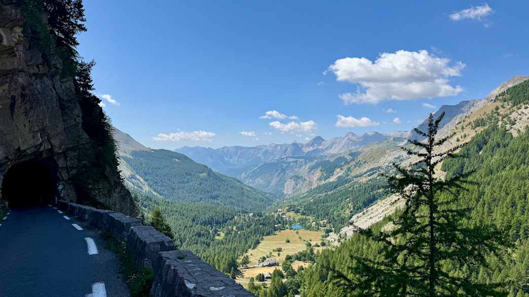Tunnel auf der Südrampe am Col de la Cayolle