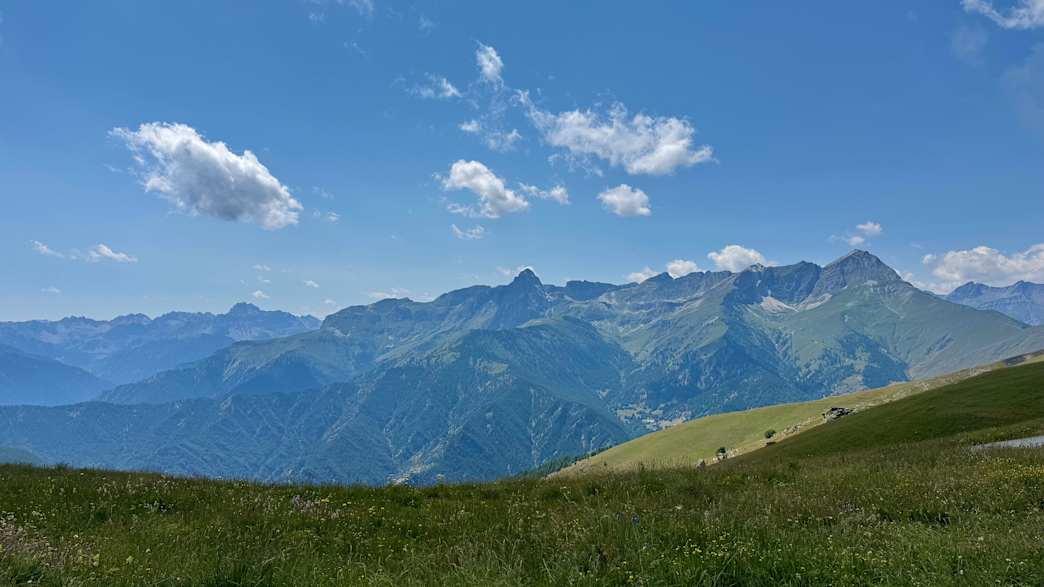 Aussicht auf ein Berg Panorama am Colle de Sampeyre