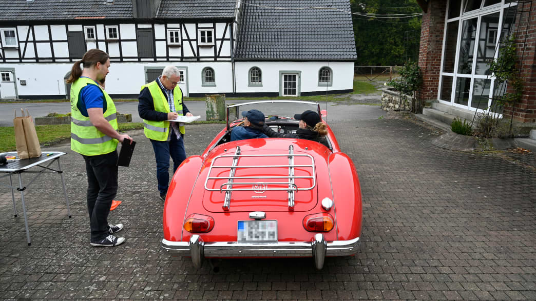 Ehrenamtliche Helfer beim ADAC Ortsclub