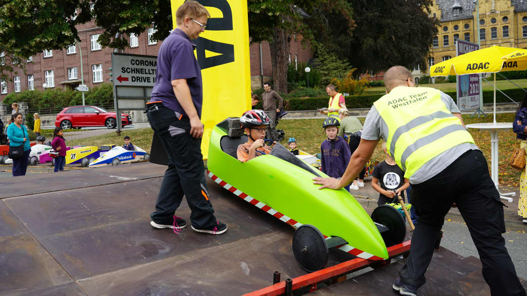 Ehrenamtliche Helfer beim ADAC Ortsclub