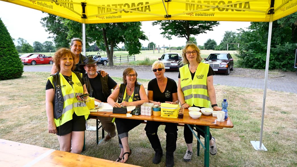 Ehrenamtliche Helfer beim ADAC Ortsclub