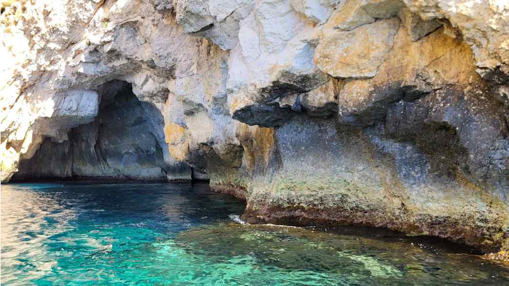 Die Höhle "Blaue Grotte" nahe Zurrieq auf Malta