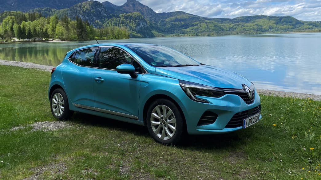 Seitenansicht des Renault Clio in Kochel am See