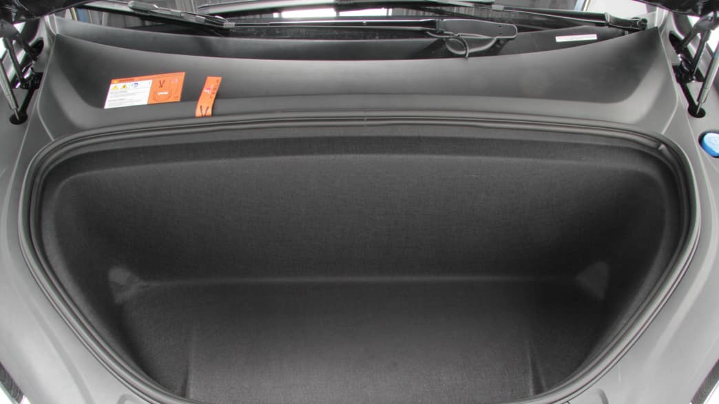 Stauraum vorne im Elektroauto Tesla Model X