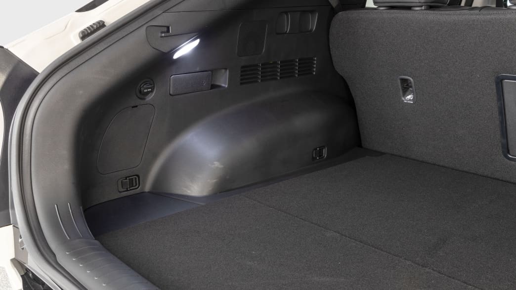 Plastikabdeckung im Kofferraum des Kia EV6
