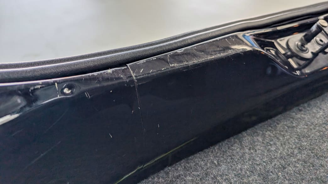 Detailaufnahmen von Schäden am VW e-up nach dem ADAC Dauertest