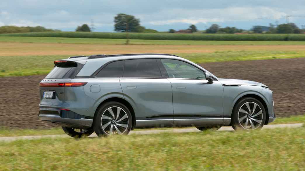 Seitenansicht eines Xpeng G9