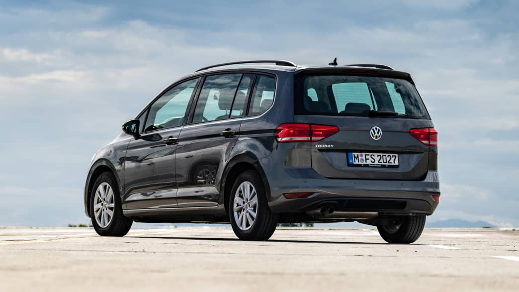 Heckansicht eines VW Touran TDI