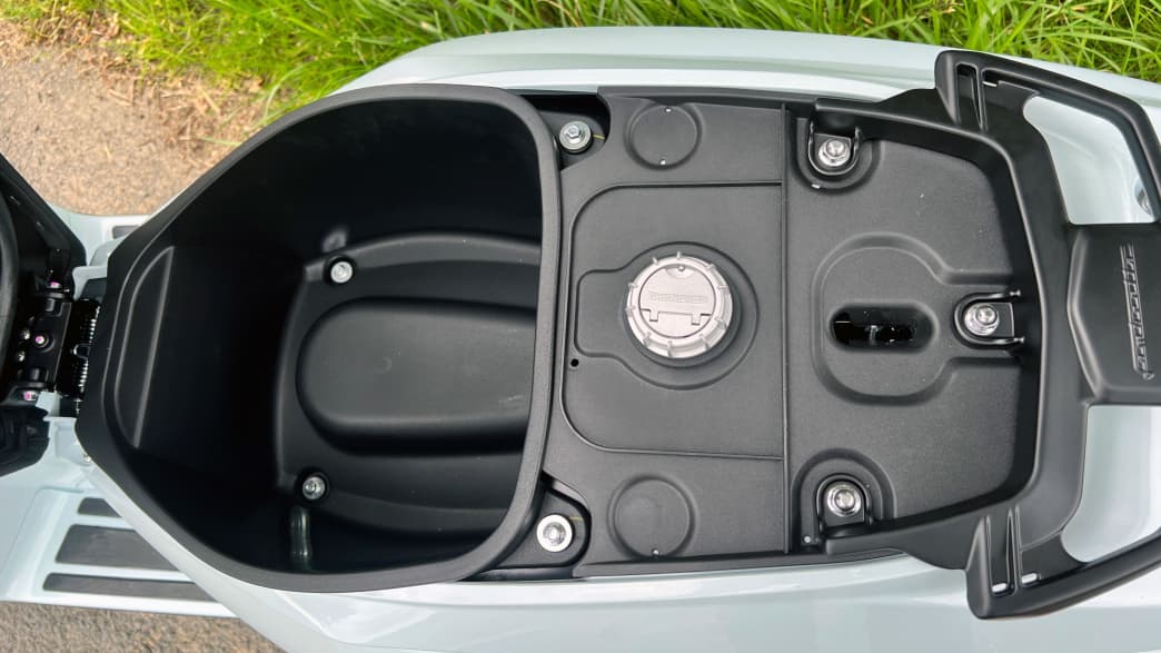Sitzbankfach der Lambretta X125