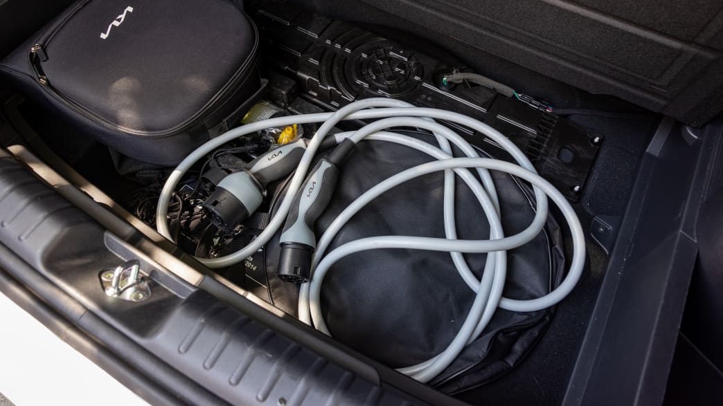 Das Ladekabel liegt im Kia Niro EV