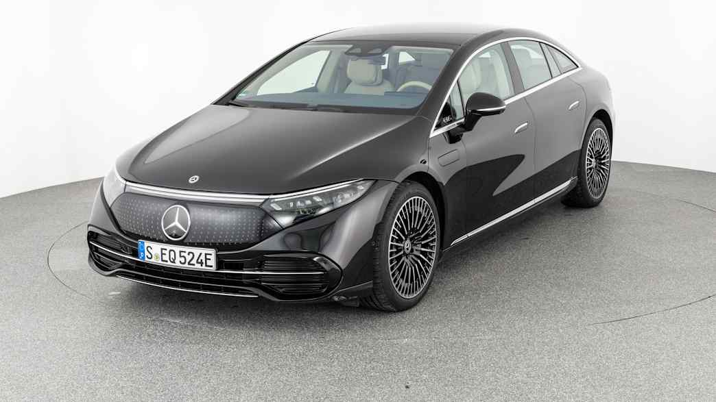 Dreiviertel Frontansicht eines Mercedes EQS 450