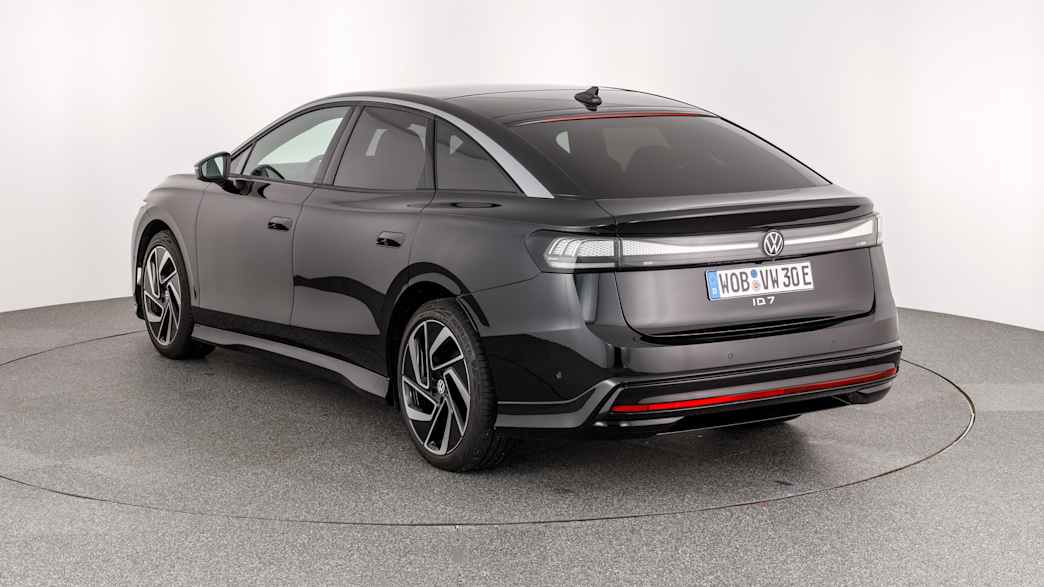 Dreiviertel Heckansicht eines VW ID7