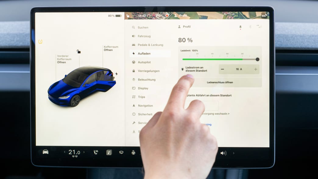 Der neue Tesla Model 3 wird von unserem Autoredakteur getestet