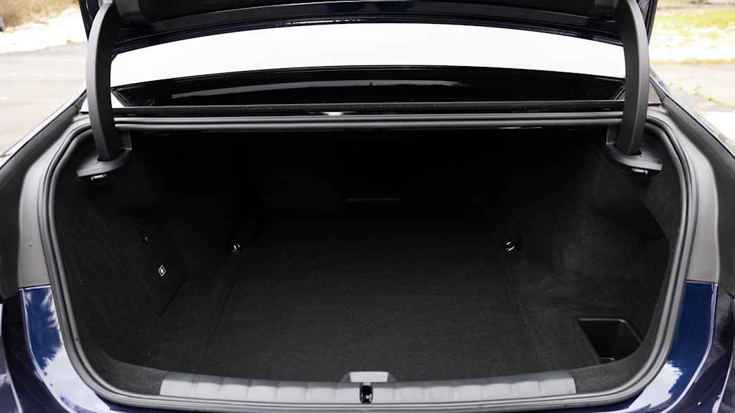 Detail des Kofferrraum des BMW i7