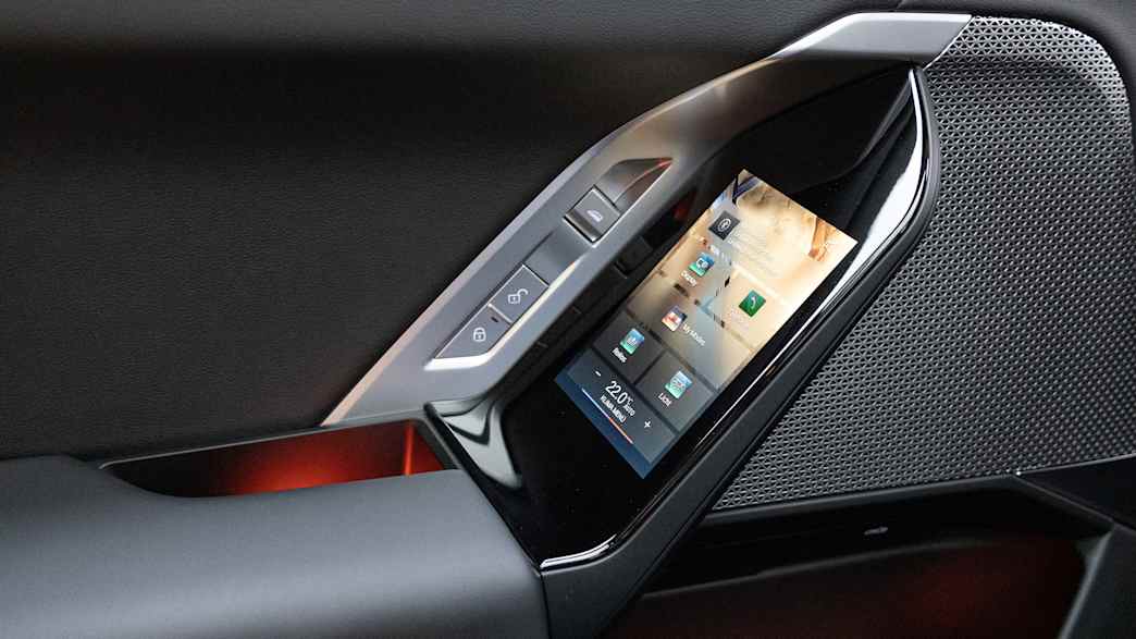 Detail der Smartfunkiton des BMW i7